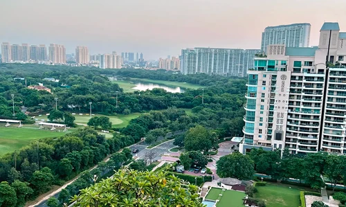 DLF Aralias swimming pool